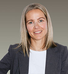 Paula Linskens Headshot